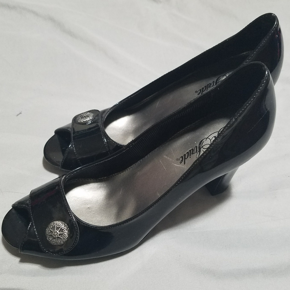 Shoes - Picture 3 of 3